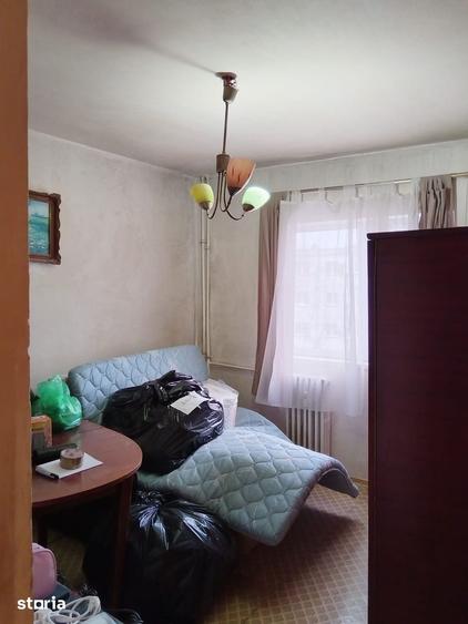 Apartament cu 3 camere decomandat în Mărășești