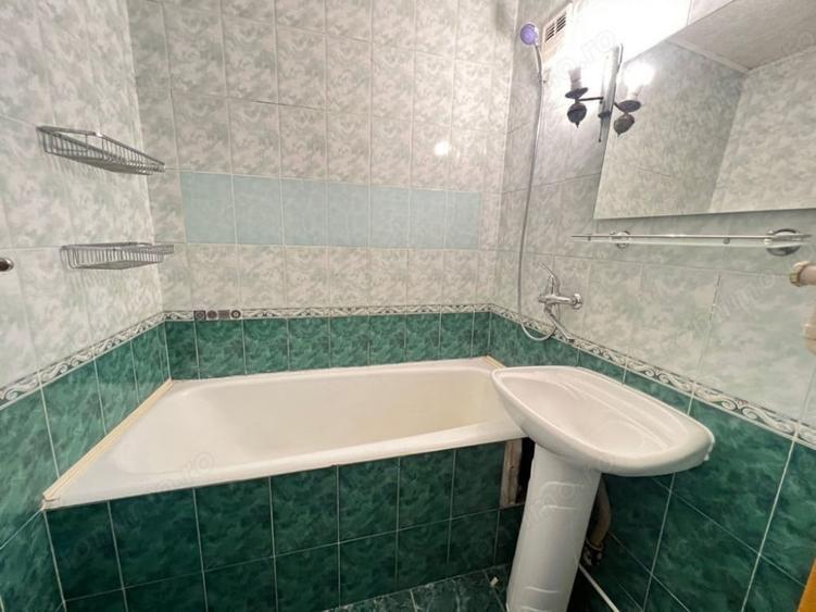 Apartament cu 3 camere decomandat în Lujerului