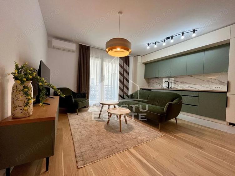 Apartament cu 3 camere semidecomandat în Circumvalațiunii