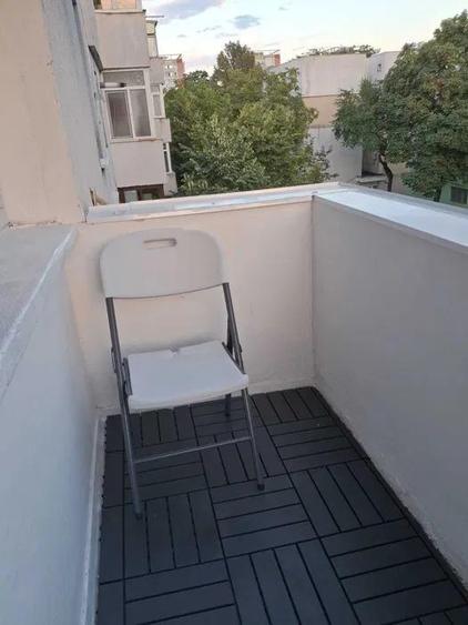 Apartament cu 2 camere semidecomandat, mobilat în Podu Roș