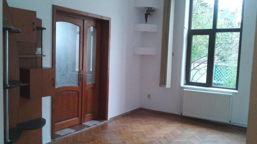 Casă cu 4 camere în Exterior Vest