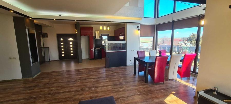 Casă cu 4 camere cu Teren 2500 Mp în Ghercești