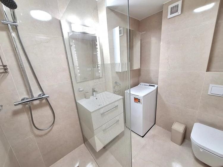 Apartament cu 4 camere decomandat în Craiovei