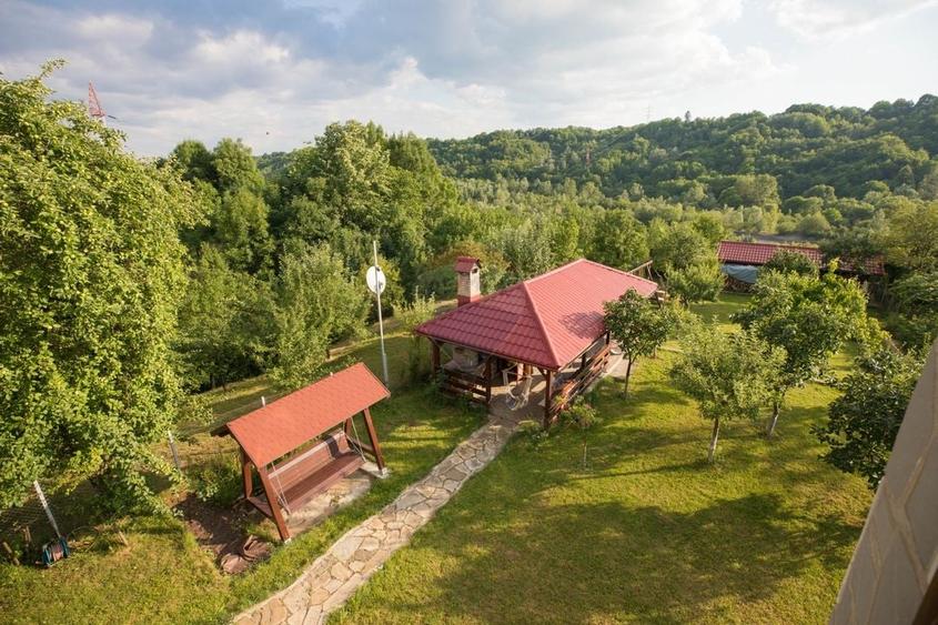 Casă / Vilă cu 8 camere de vânzare - 43
