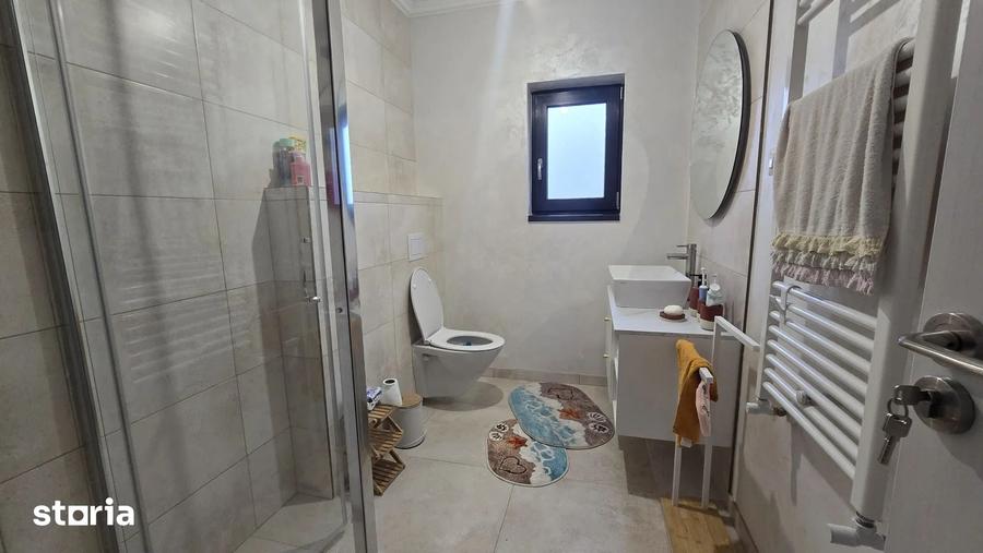 Casă cu 5 camere cu Teren 510 Mp în Rediu