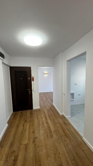 Apartament cu 3 camere decomandat în Ștefan cel Mare