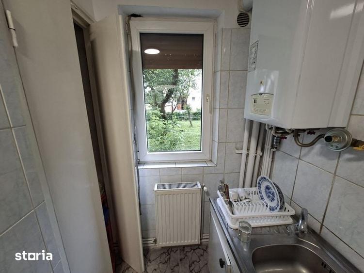 Apartament cu 2 camere semidecomandat în Griviței