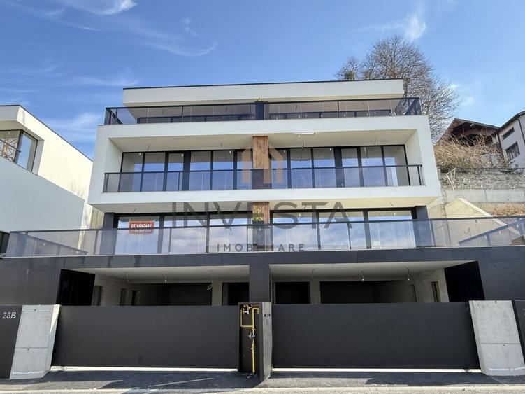 Duplex cu 5 camere cu Canalizare în Europa