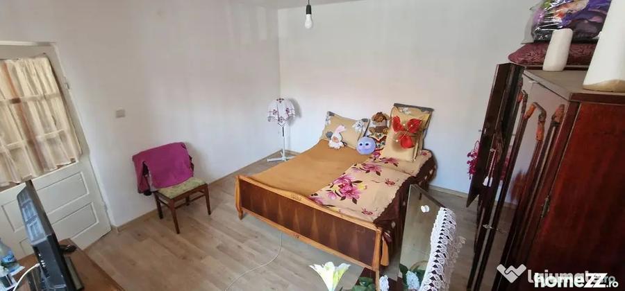 Casă cu 3 camere cu Teren 281 Mp în Central