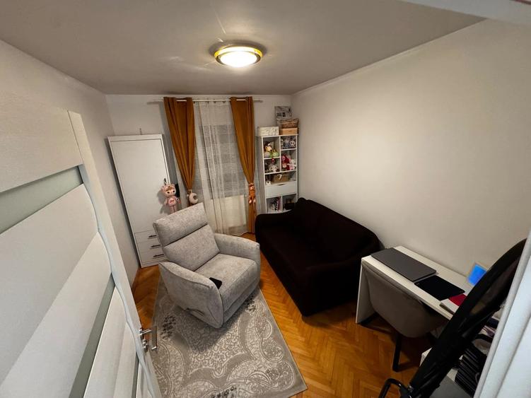 Apartament cu 4 camere decomandat în Cug