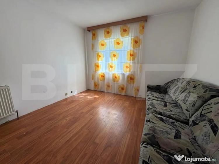Apartament cu 3 camere semidecomandat în Central
