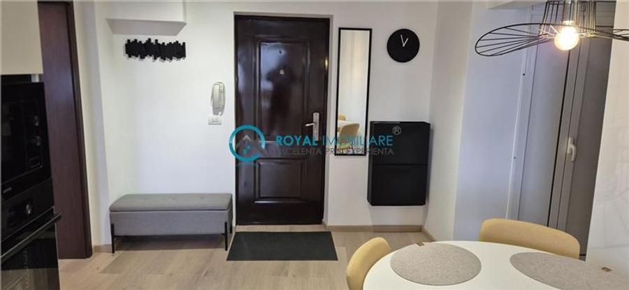 Apartament cu 2 camere decomandat, mobilat în Republicii