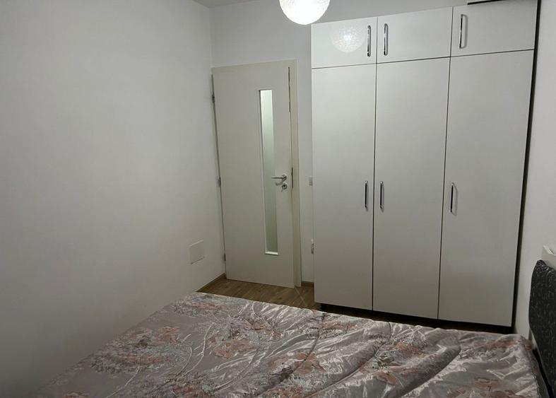 Apartament cu 3 camere decomandat în Exterior Vest