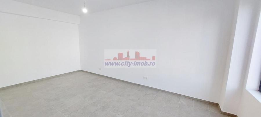 Casă individuală cu 4 camere decomandat cu Canalizare în Ostratu