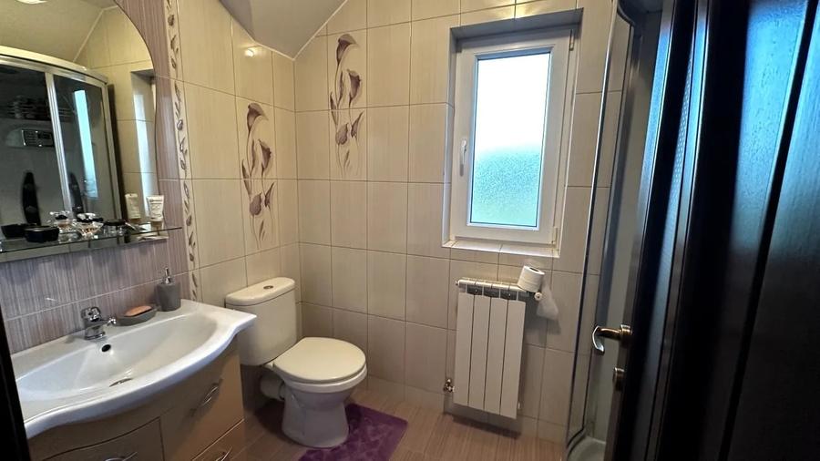 Casă individuală cu 4 camere cu Canalizare în Cetate