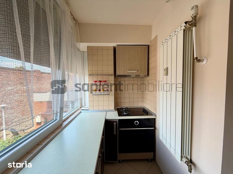 Apartament cu 3 camere decomandat în Cetății