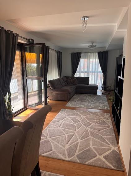 Apartament cu 3 camere decomandat, mobilat în Central