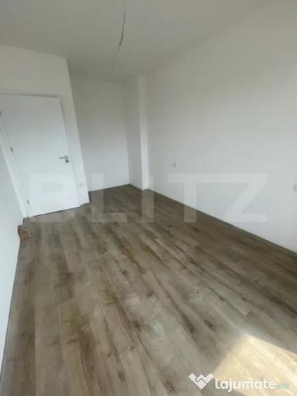 Apartament cu 3 camere decomandat în Independenței