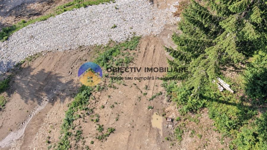 Teren intravilan de 4500 mp, în Pângărați