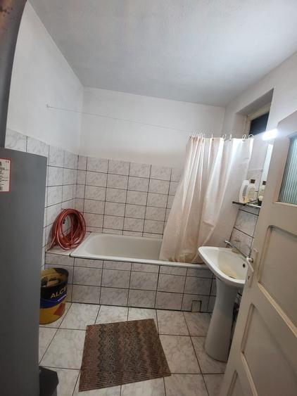 Casă individuală cu 5 camere cu Canalizare în Răhău