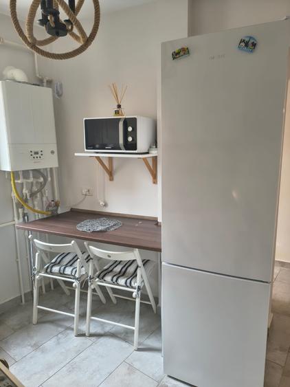 Apartament cu 2 camere decomandat, mobilat în Peninsula
