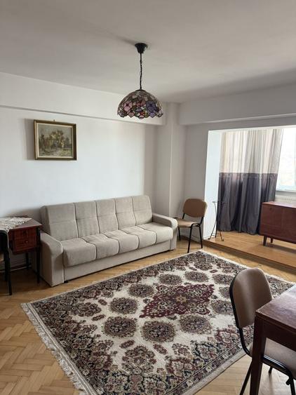Apartament cu 3 camere decomandat în Dosu Bricii