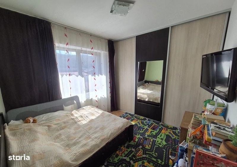 Apartament cu 3 camere decomandat în Ciupercenii Noi