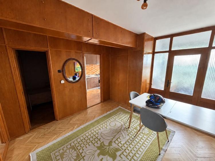 Apartament cu 2 camere decomandat, mobilat în Ultracentral