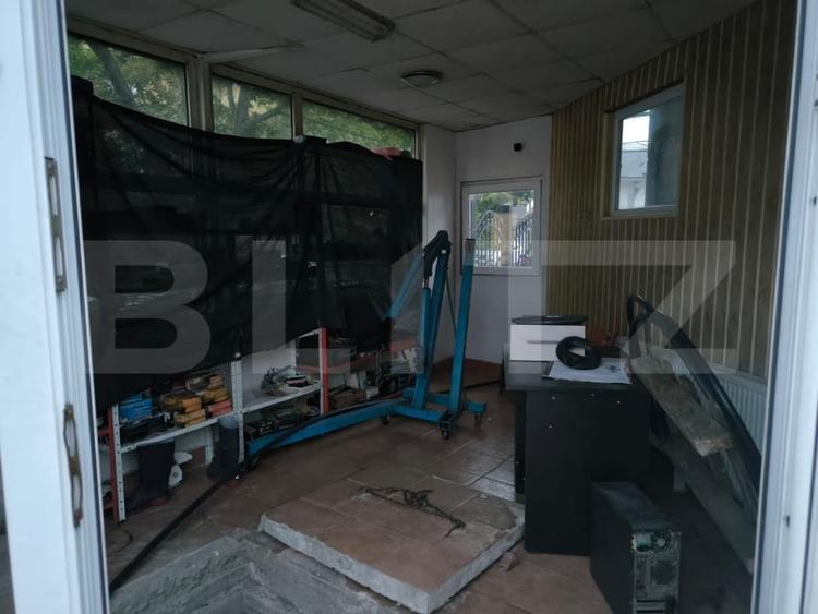Casă individuală cu 15 camere cu Canalizare în Calea Severinului