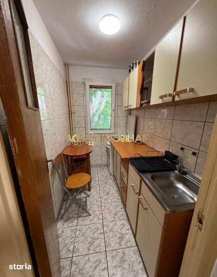 Apartament cu 3 camere în Drumul Taberei