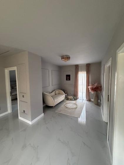 Casă individuală cu 5 camere cu Teren 800 Mp în Exterior Est
