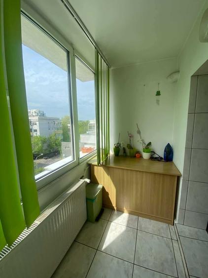 Apartament cu 3 camere decomandat în Aviației