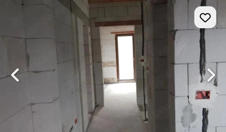 Casă cu Teren 1850 Mp în Sagna
