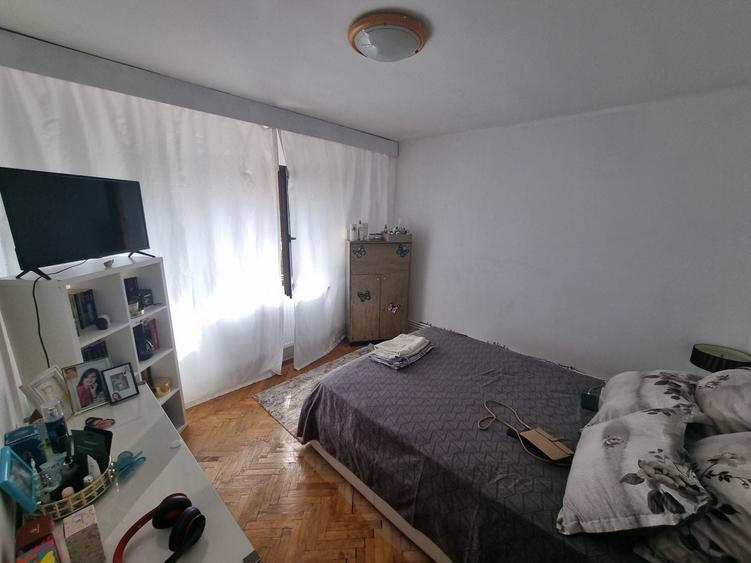 Apartament cu 2 camere decomandat, mobilat în Far