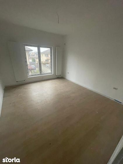 Casă cu 3 camere cu Teren 200 Mp în Central