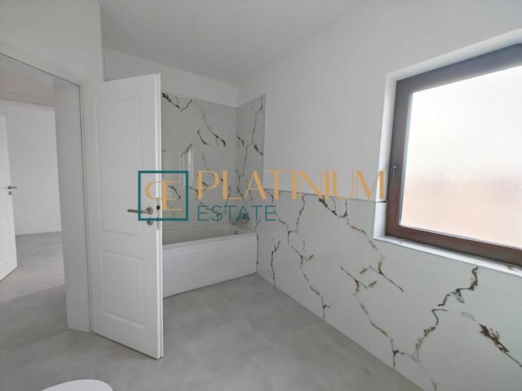 Duplex cu 4 camere cu Teren 300 Mp în Utvin