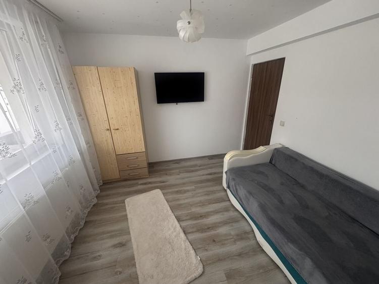 Apartament cu 2 camere decomandat în Exterior Vest