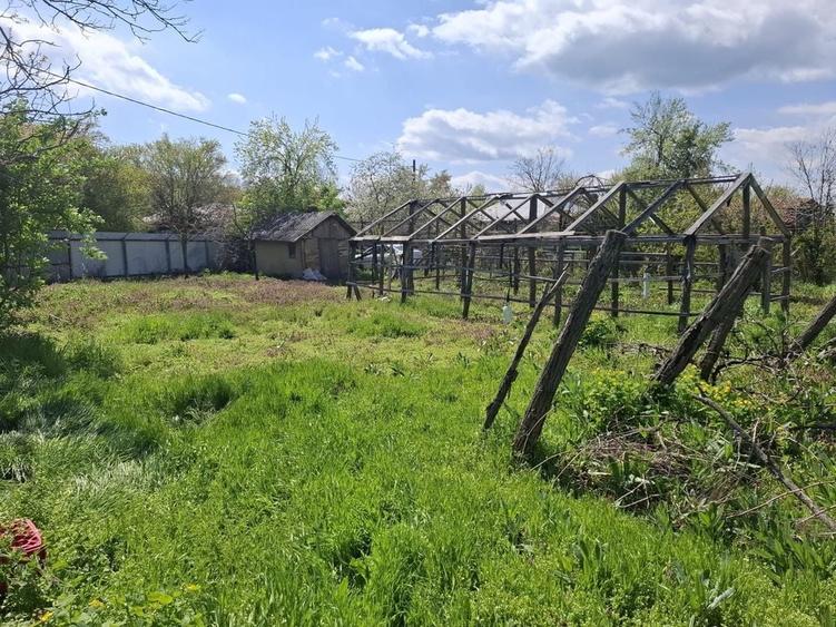 Casă cu 4 camere în Bărcănești