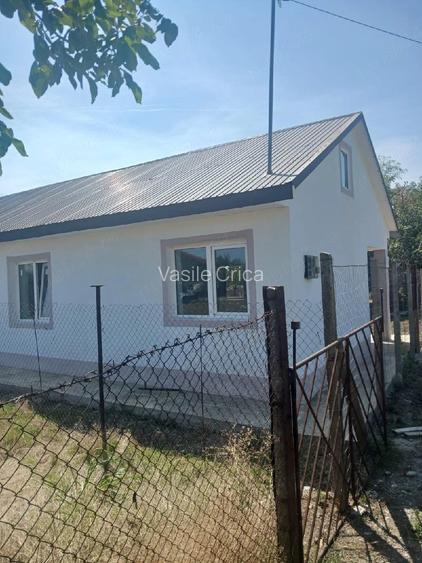 Casa de vanzare pe strada Locotenent Sandulescu