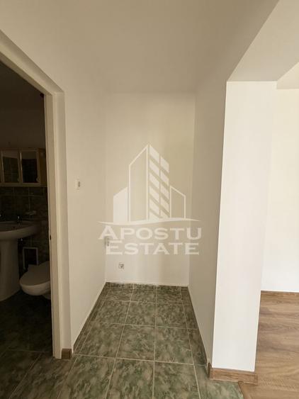 Apartament cu 3 camere semidecomandat în Take Ionescu