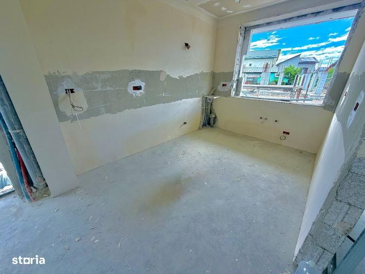 Casă cu 4 camere în Splaiul Unirii