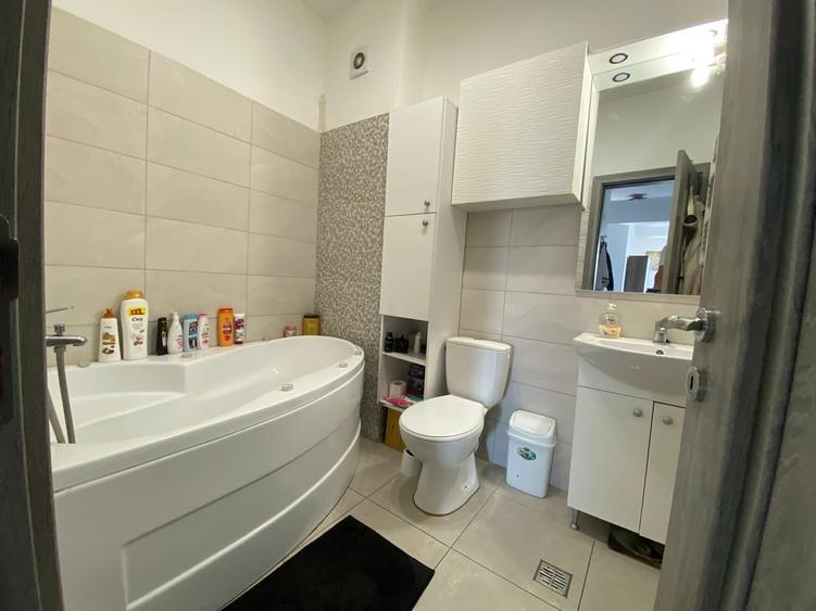 Apartament cu 3 camere în Militari