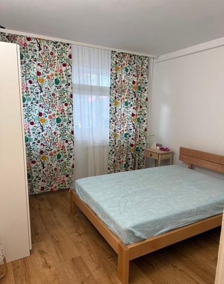 Apartament cu 2 camere semidecomandat, mobilat în Central