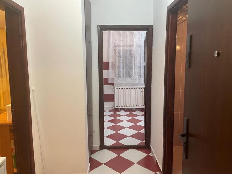 Dristor papiu ilarin cu parcare etaj 8 - 4