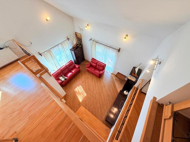 Casă individuală cu 4 camere cu Teren 1140 Mp în Bucium
