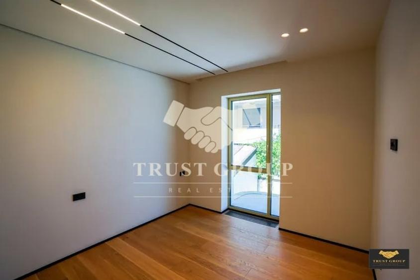 Apartament cu 4 camere decomandat în Domenii