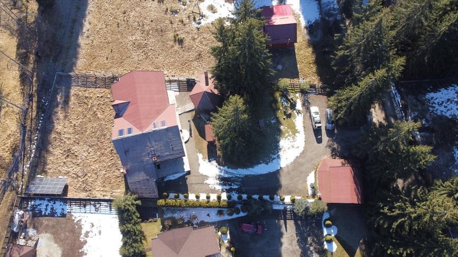 Casă cu 8 camere cu Canalizare în Dorna Candrenilor