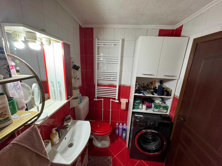 Casă cu 3 camere în Dobroești