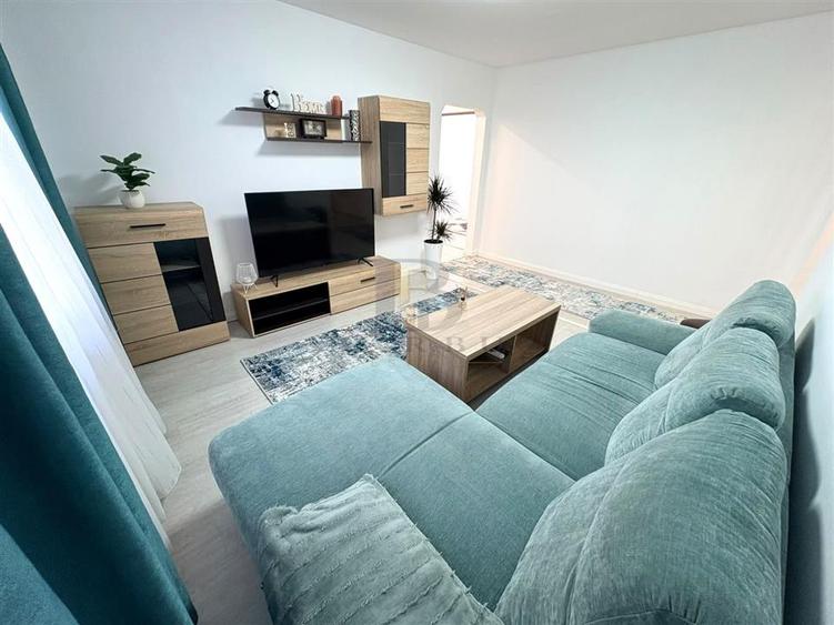 Apartament cu 3 camere semidecomandat, mobilat în Șagului