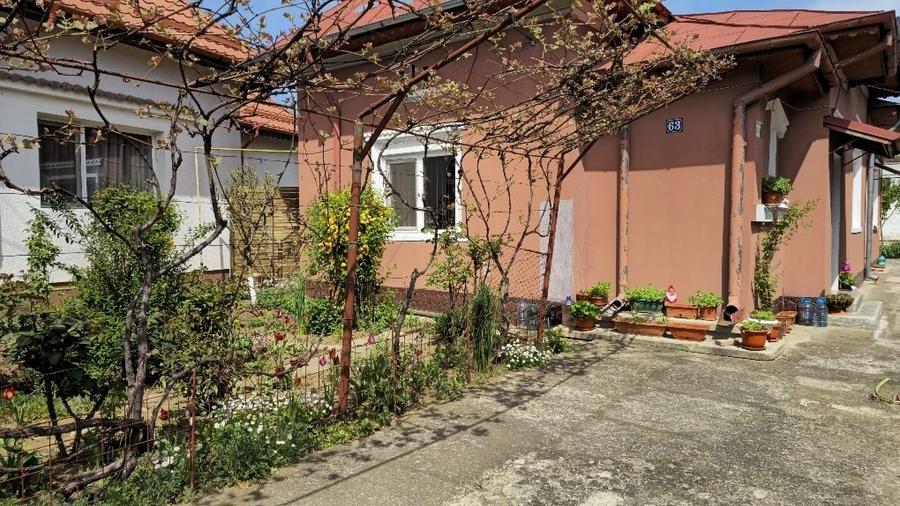 Casa primitoare cu 4 camere si 2 bai in Targoviste Renovata, izolata,cu posibilitatea de extindere a constructiei,teren 400 mp, zona foarte linistit - 7